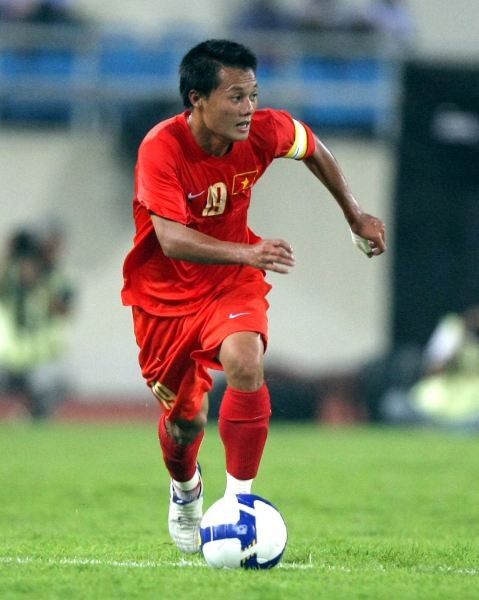 Anh được bầu chọn là Cầu thủ trẻ xuất sắc nhất của bóng đá Việt Nam năm đó.